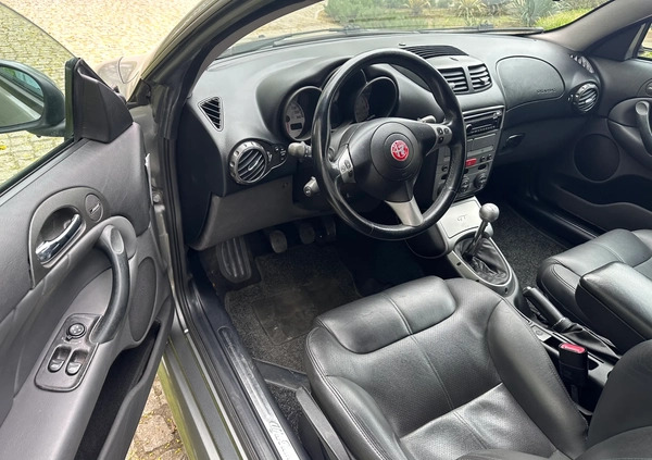 Alfa Romeo GT cena 10900 przebieg: 259000, rok produkcji 2004 z Kutno małe 596